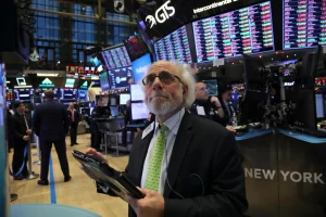 Se desploman las acciones argentinas en medio de la turbulencia de los mercados brasileños