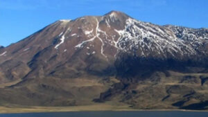 Activaron un protocolo preventivo por la actividad del volcán Auca Mahuida en la Patagonia