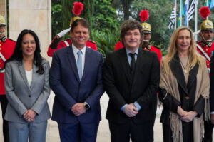 La agenda de Javier Milei en Brasil marca el respaldo a la candidatura de Flávio Bolsonaro