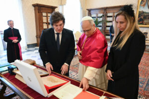 El Gobierno comienza a organizar la visita del papa León XIV a la Argentina