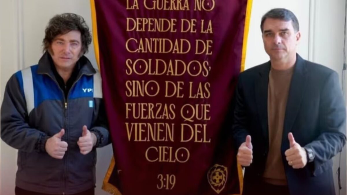 Milei felicitó a Bolsonaro hijo: "Felicitaciones, querido amigo, por esta histórica elección ante el comunista de Lula" Milei felicitó a Bolsonaro hijo: "Felicitaciones, querido amigo, por esta histórica elección ante el comunista de Lula"